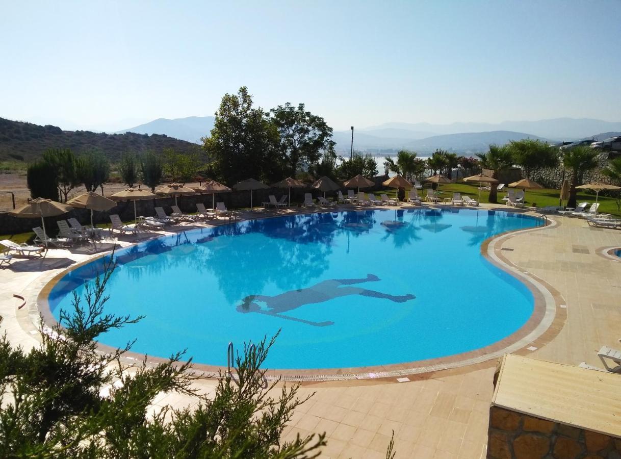 Villa Lakeside Garden Holiday Village *