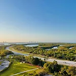 Penthouse 6 Panoramic Ocean Views Top Floor