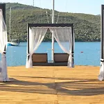 Green Bay Resort & Spa
