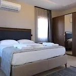 Roas Residences