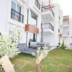 Villa Esteban Oezel Plajli