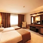 Uestuen Hotel Alsancak