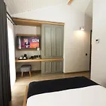 Mellow Blue Hotel