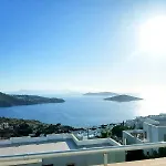 Seaview Luxury Apartment
