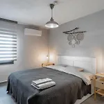 Newold Flat