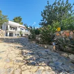 Kizilagacta Oezel Havuzlu Genis Bahceli Lueks Villa