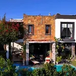 Villa Memories Guemuesluek'Te Oezel Havuzlu Villa