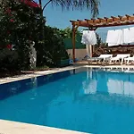 Babacim Havuzlu Saunali Villa