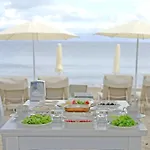 Oemer Aybak Beach Hotel