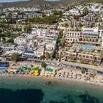 Mia Hill Suites