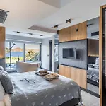 Cimentepe Residence Deluxe 2 - Villa With Jacuzzi In Yalikavak
