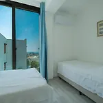 Private Beach Villa Melon