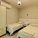 Izan Villa Bakis Apartments