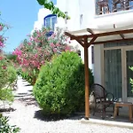 Serpina Hotel (Adults Only)