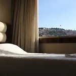 Nil & Alav Hotel