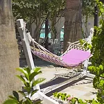 Yalim Hotel