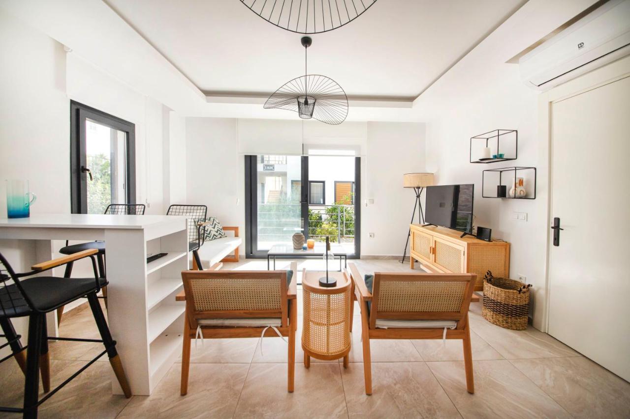 Semesterbostad Amazing House With Balcony 1 Min Walking Distance To The In