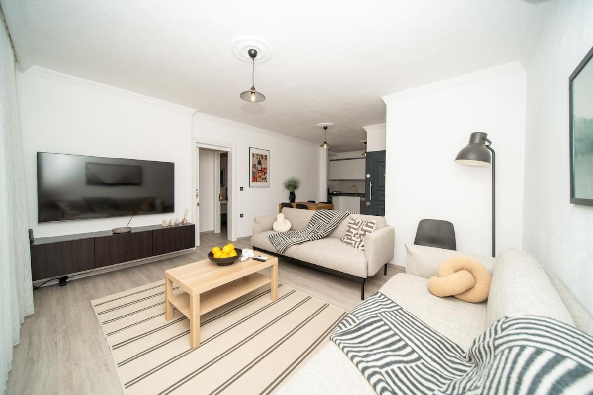 דירה Center 2 Bedroom Calm Modern Upstairs Flat - Yeni Duenya *